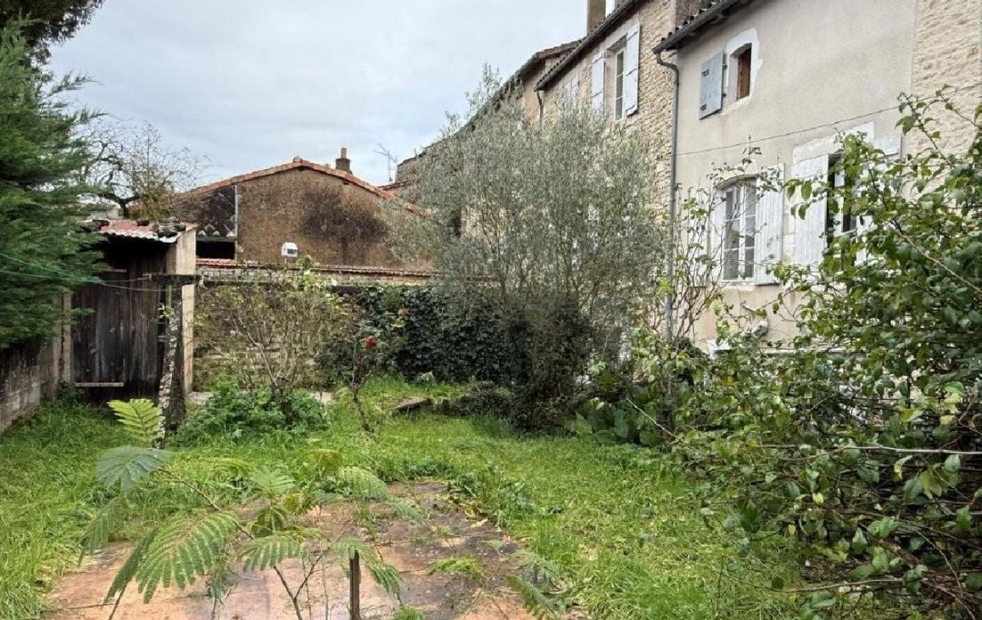 AGENCE TIC RUFFEC : Maison / Villa | RUFFEC (16700) | 95 m2 | 65 000 &euro; 
