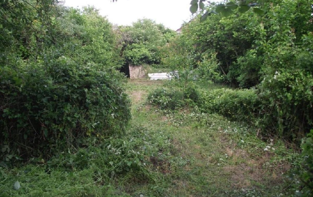 AGENCE TIC RUFFEC : Maison / Villa | AUNAC (16460) | 0 m2 | 14 000 &euro; 