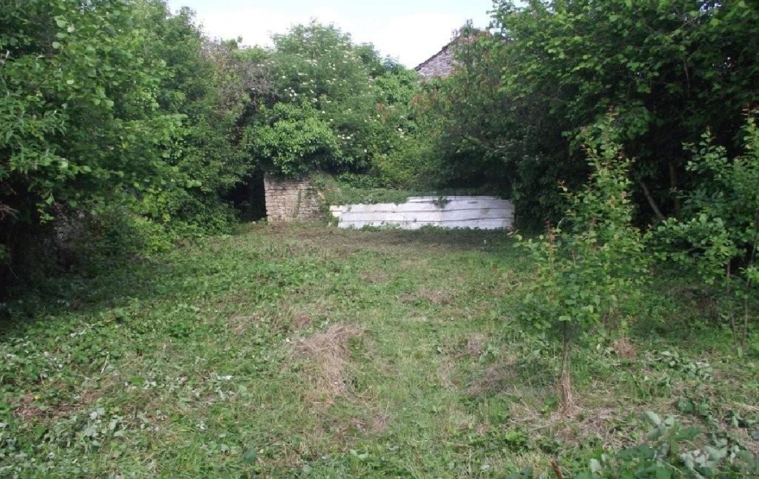 AGENCE TIC RUFFEC : Maison / Villa | AUNAC (16460) | 0 m2 | 14 000 &euro; 