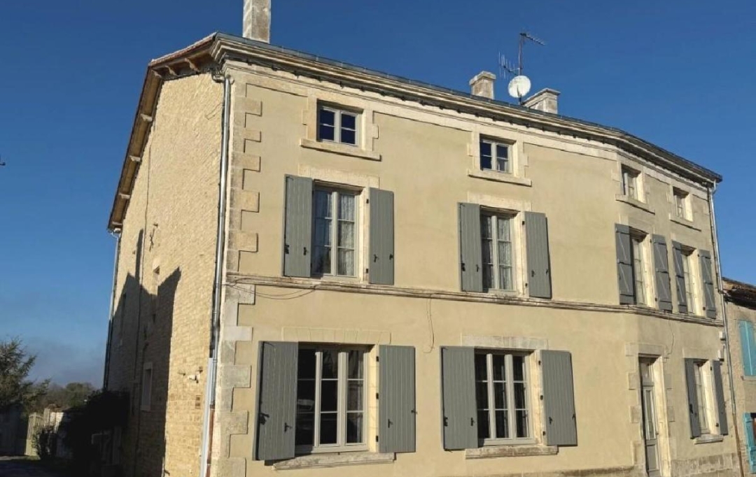 AGENCE TIC RUFFEC : Maison / Villa | AIGRE (16140) | 495 m2 | 399 950 &euro; 