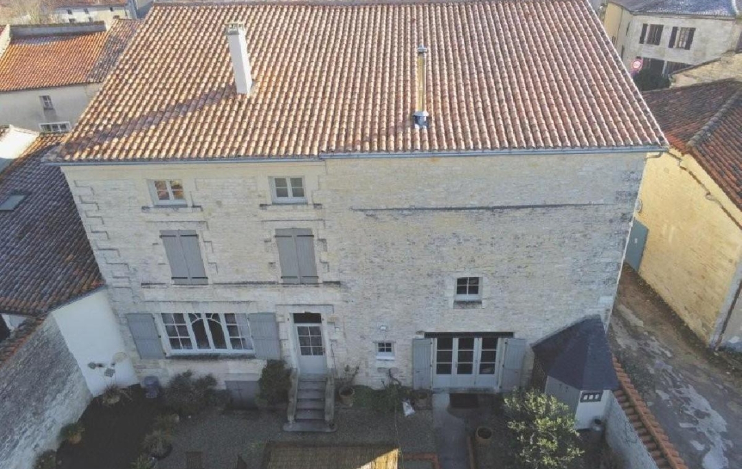AGENCE TIC RUFFEC : Maison / Villa | AIGRE (16140) | 495 m2 | 399 950 &euro; 