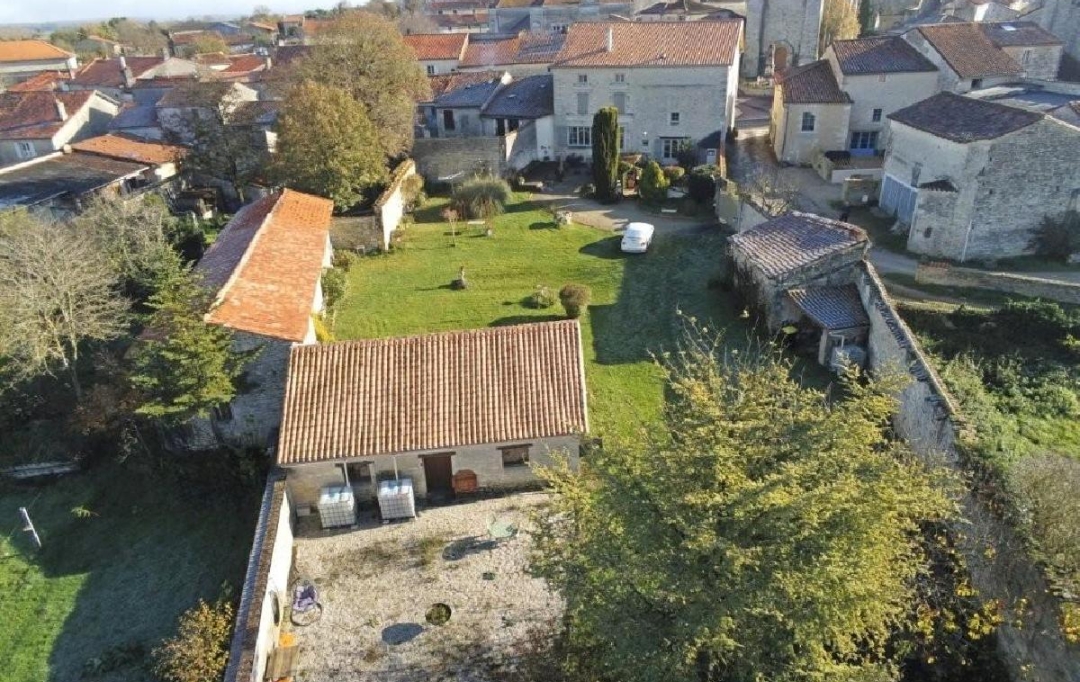 AGENCE TIC RUFFEC : Maison / Villa | AIGRE (16140) | 495 m2 | 399 950 &euro; 