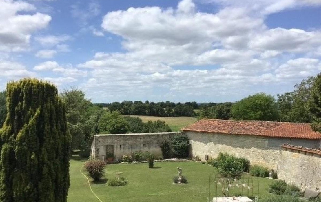 AGENCE TIC RUFFEC : Maison / Villa | AIGRE (16140) | 495 m2 | 399 950 &euro; 