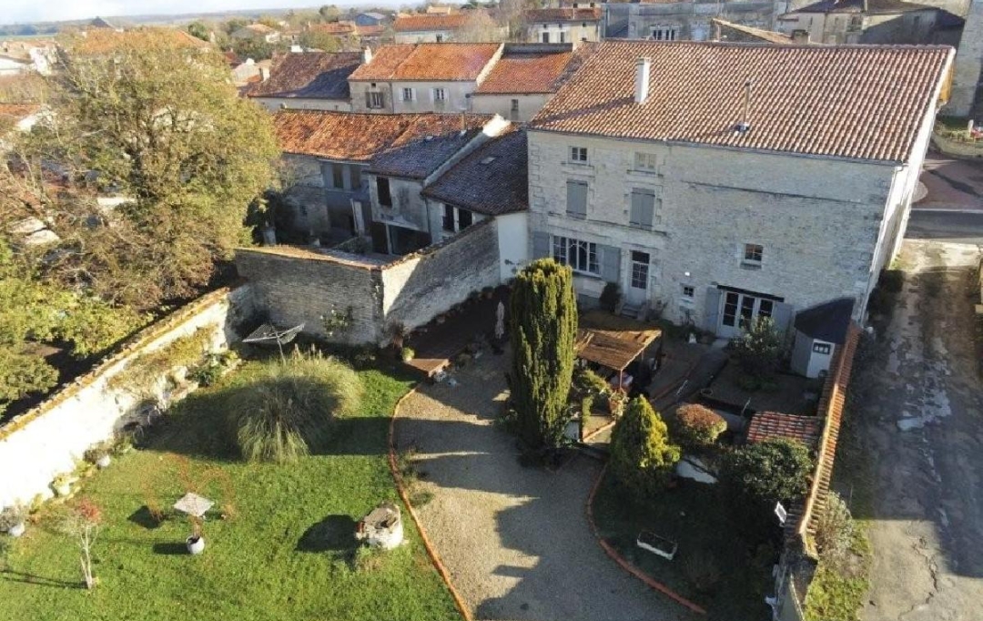 AGENCE TIC RUFFEC : Maison / Villa | AIGRE (16140) | 495 m2 | 385 500 &euro; 
