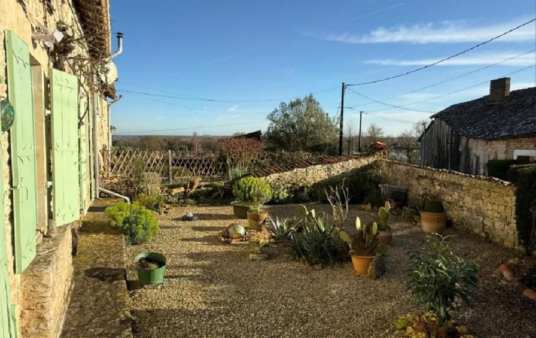 AGENCE TIC RUFFEC : Maison / Villa | SAUZE-VAUSSAIS (79190) | 155 m2 | 134 400 &euro; 