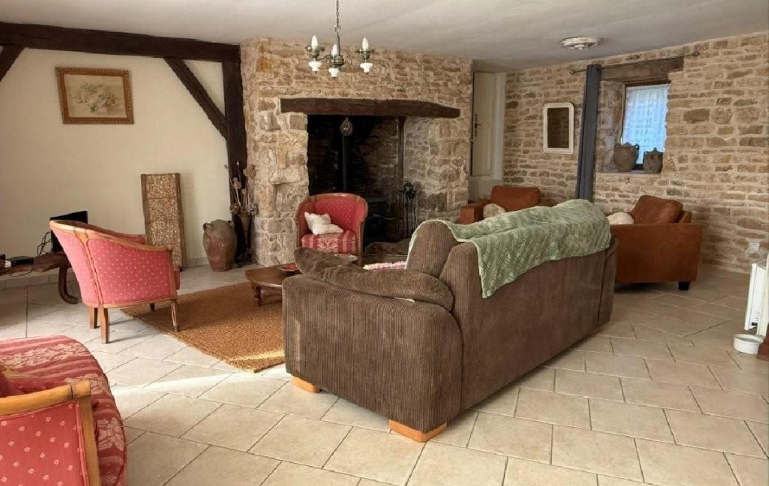 AGENCE TIC RUFFEC : Maison / Villa | SAUZE-VAUSSAIS (79190) | 155 m2 | 134 400 &euro; 