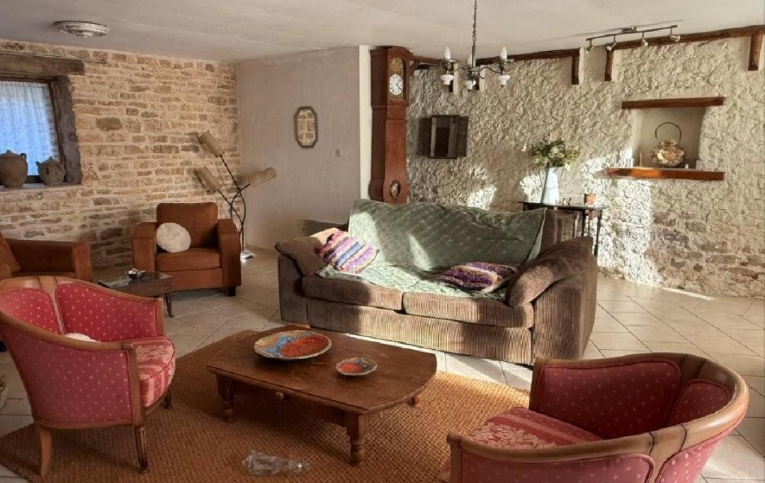 AGENCE TIC RUFFEC : Maison / Villa | SAUZE-VAUSSAIS (79190) | 155 m2 | 134 400 &euro; 