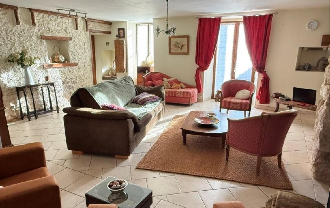 AGENCE TIC RUFFEC : Maison / Villa | SAUZE-VAUSSAIS (79190) | 155 m2 | 134 400 &euro; 