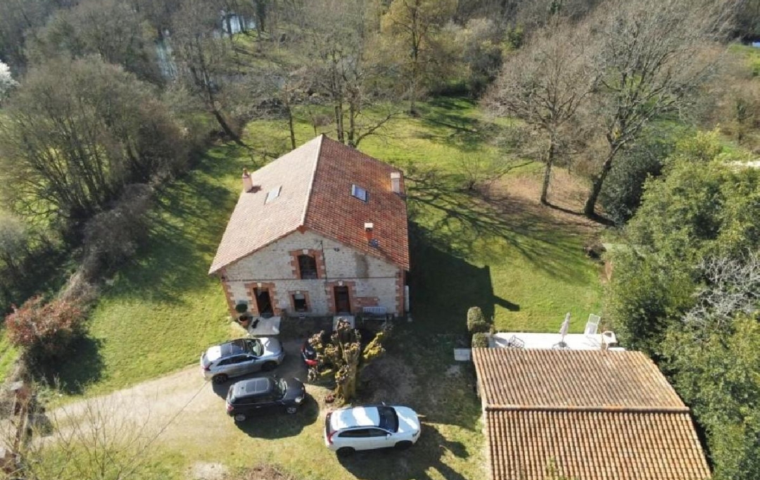 AGENCE TIC RUFFEC : Maison / Villa | NANTEUIL-EN-VALLEE (16700) | 172 m2 | 299 950 &euro; 