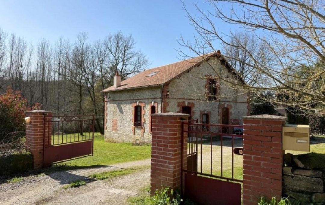 AGENCE TIC RUFFEC : Maison / Villa | NANTEUIL-EN-VALLEE (16700) | 172 m2 | 299 950 &euro; 