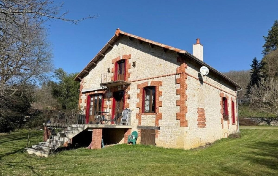 AGENCE TIC RUFFEC : Maison / Villa | NANTEUIL-EN-VALLEE (16700) | 172 m2 | 299 950 &euro; 