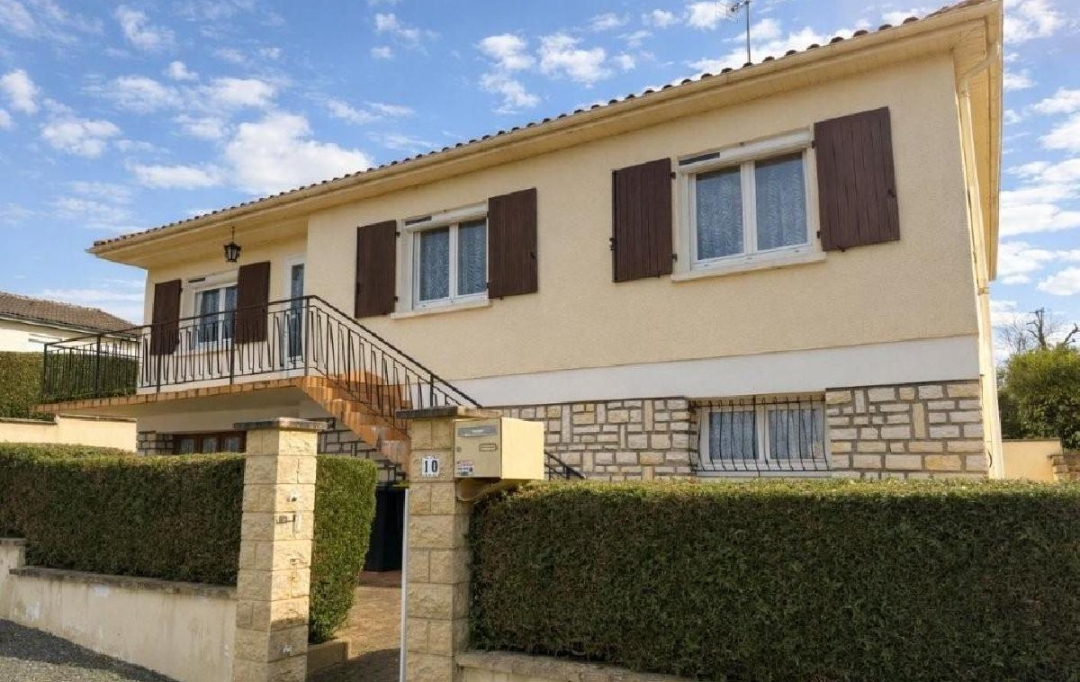 AGENCE TIC RUFFEC : Maison / Villa | RUFFEC (16700) | 136 m2 | 139 780 &euro; 