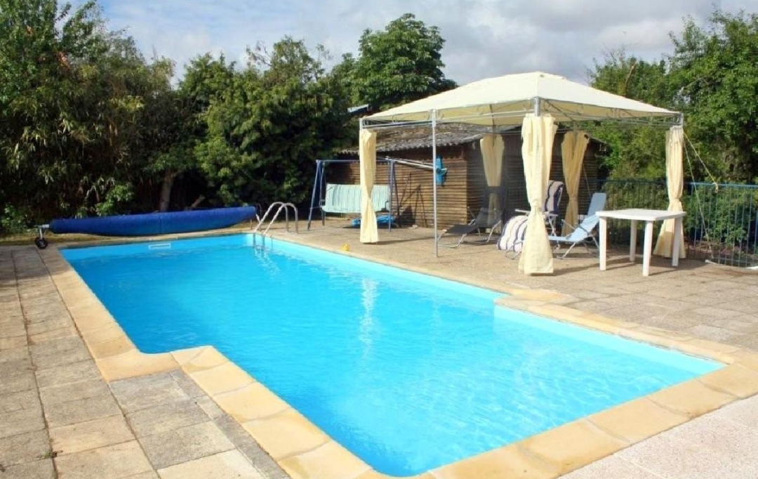 AGENCE TIC RUFFEC : Maison / Villa | NANTEUIL-EN-VALLEE (16700) | 125 m2 | 170 200 &euro; 