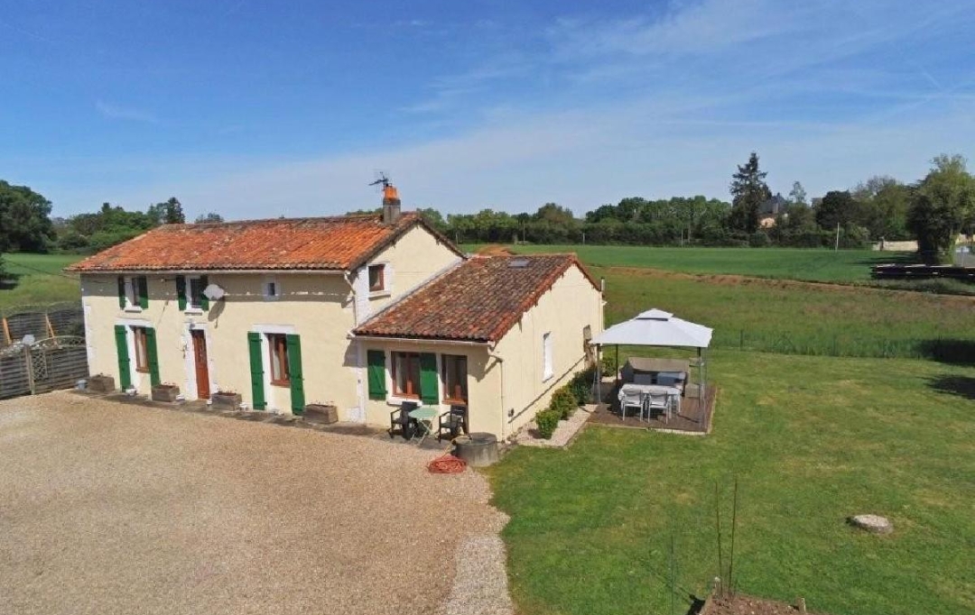 AGENCE TIC RUFFEC : Maison / Villa | SAUZE-VAUSSAIS (79190) | 166 m2 | 196 800 &euro; 