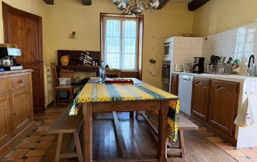AGENCE TIC RUFFEC : Maison / Villa | RUFFEC (16700) | 207 m2 | 234 000 &euro; 