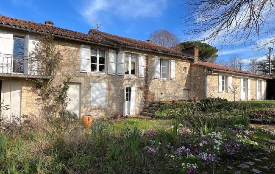 AGENCE TIC RUFFEC : Maison / Villa | RUFFEC (16700) | 207 m2 | 234 000 &euro; 