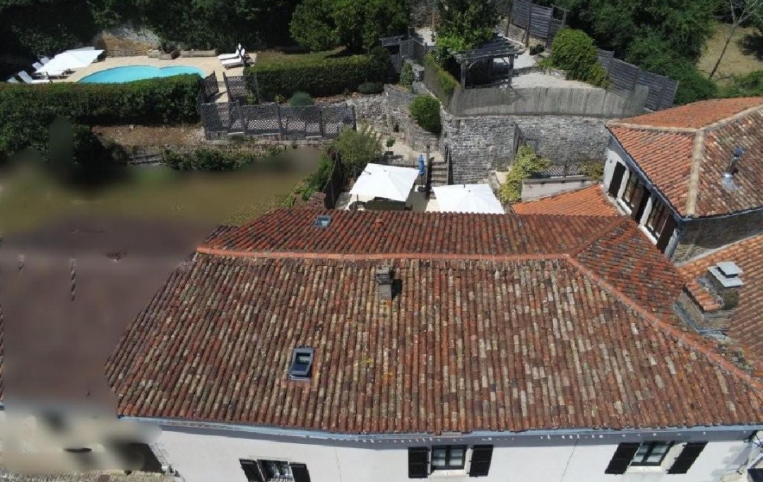AGENCE TIC RUFFEC : Maison / Villa | NANTEUIL-EN-VALLEE (16700) | 284 m2 | 440 000 &euro; 