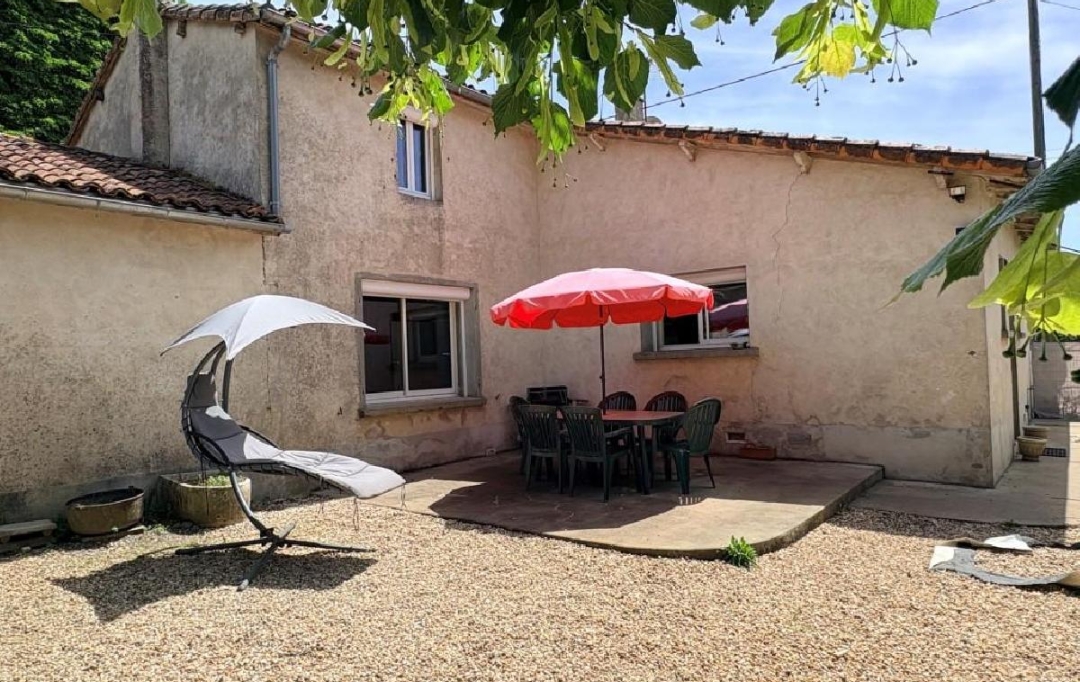 AGENCE TIC RUFFEC : Maison / Villa | NANTEUIL-EN-VALLEE (16700) | 106 m2 | 134 400 &euro; 
