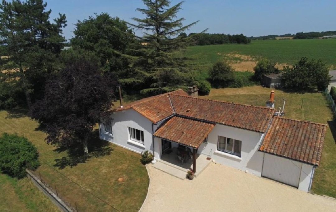 AGENCE TIC RUFFEC : Maison / Villa | CHARROUX (86250) | 80 m2 | 123 650 &euro; 