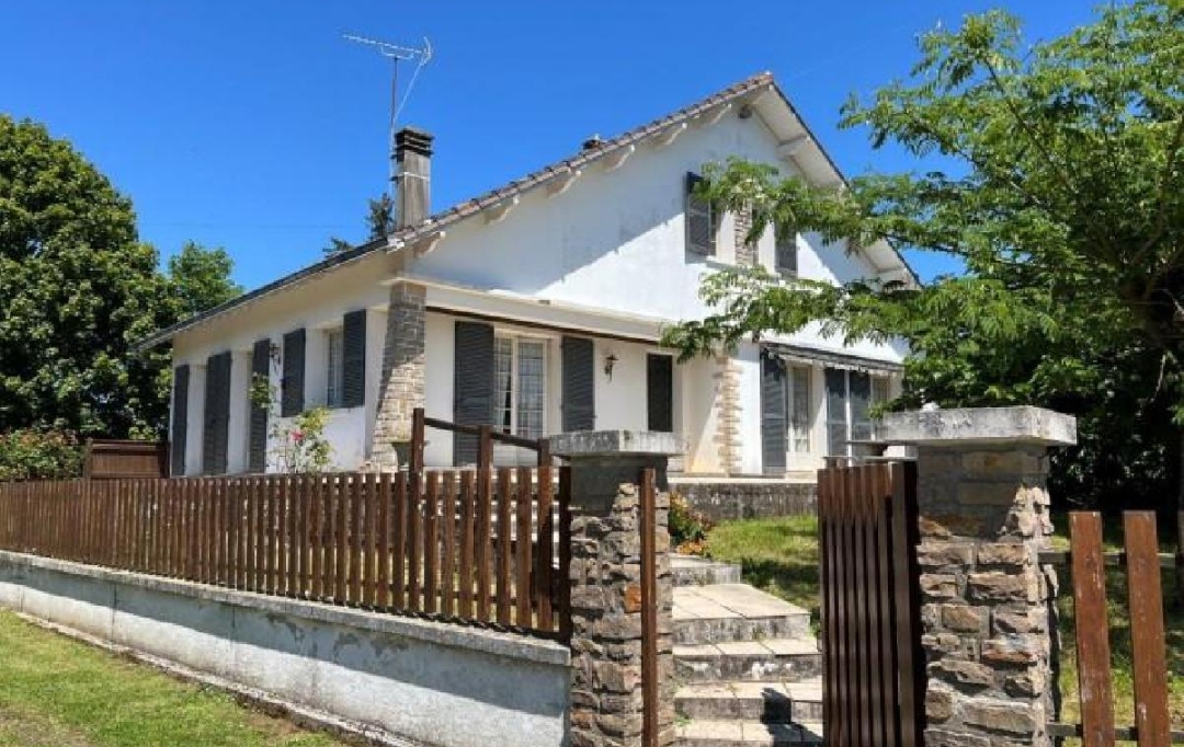 AGENCE TIC RUFFEC : Maison / Villa | SAUZE-VAUSSAIS (79190) | 181 m2 | 150 530 &euro; 