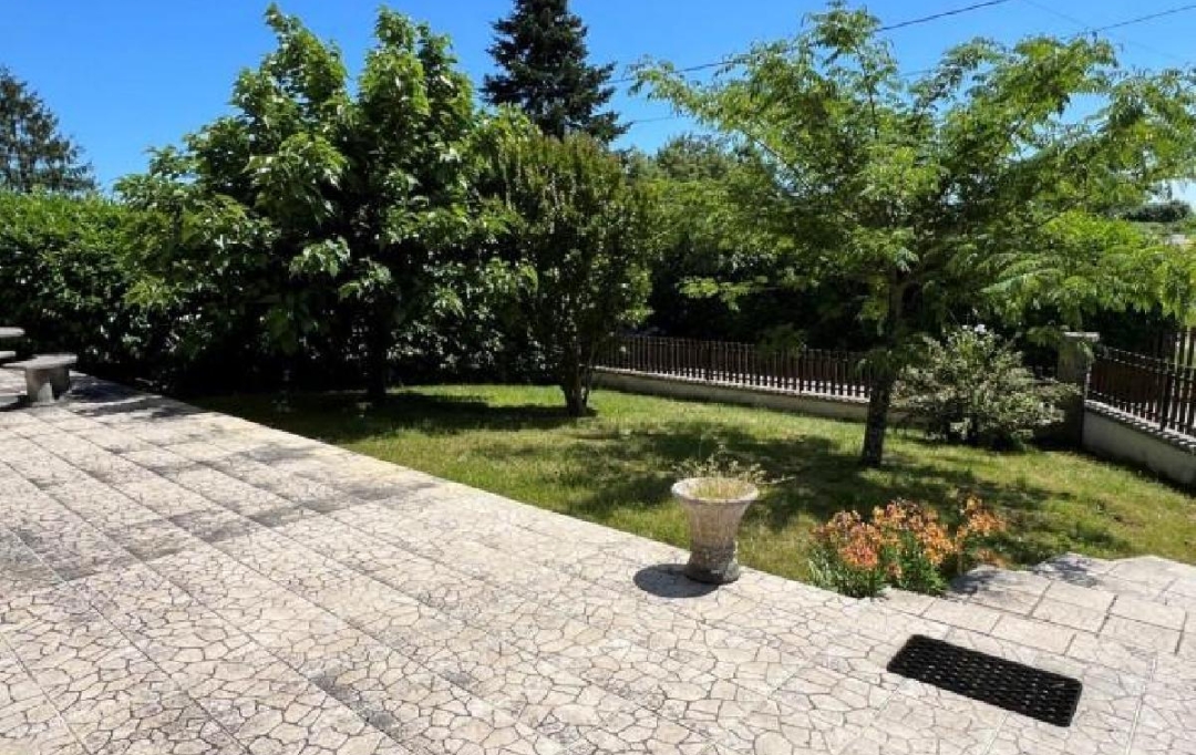 AGENCE TIC RUFFEC : Maison / Villa | SAUZE-VAUSSAIS (79190) | 181 m2 | 150 530 &euro; 