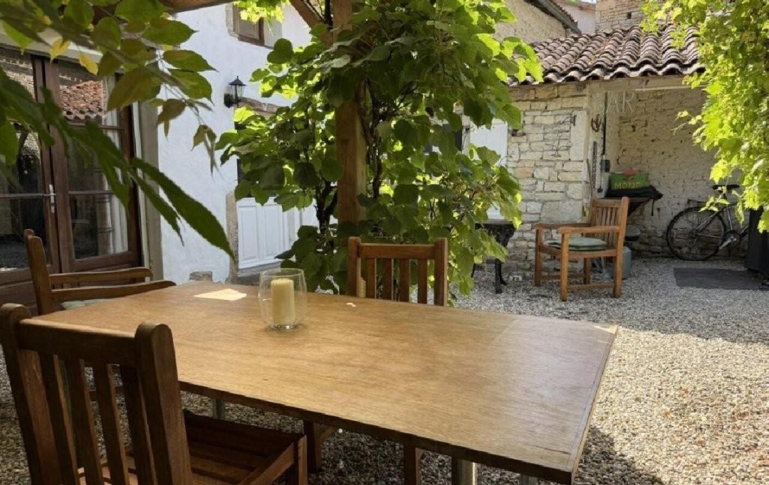 AGENCE TIC RUFFEC : Maison / Villa | NANTEUIL-EN-VALLEE (16700) | 100 m2 | 145 000 &euro; 