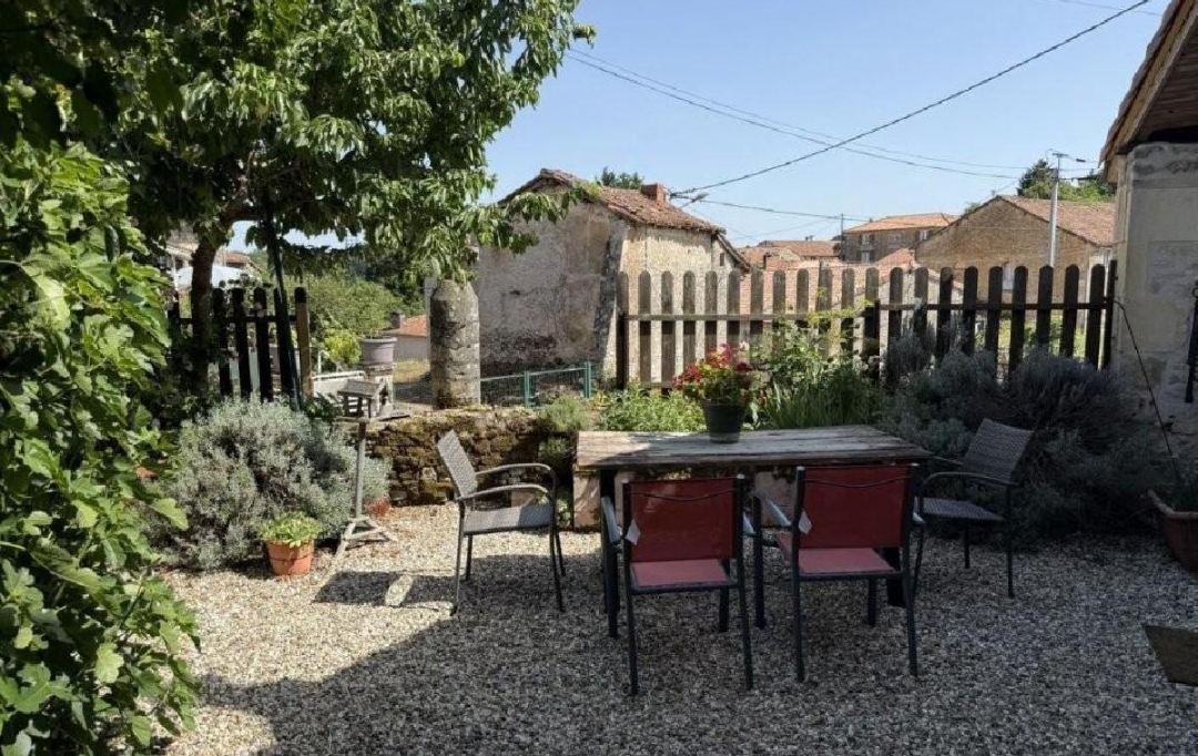 AGENCE TIC RUFFEC : Maison / Villa | NANTEUIL-EN-VALLEE (16700) | 100 m2 | 145 000 &euro; 