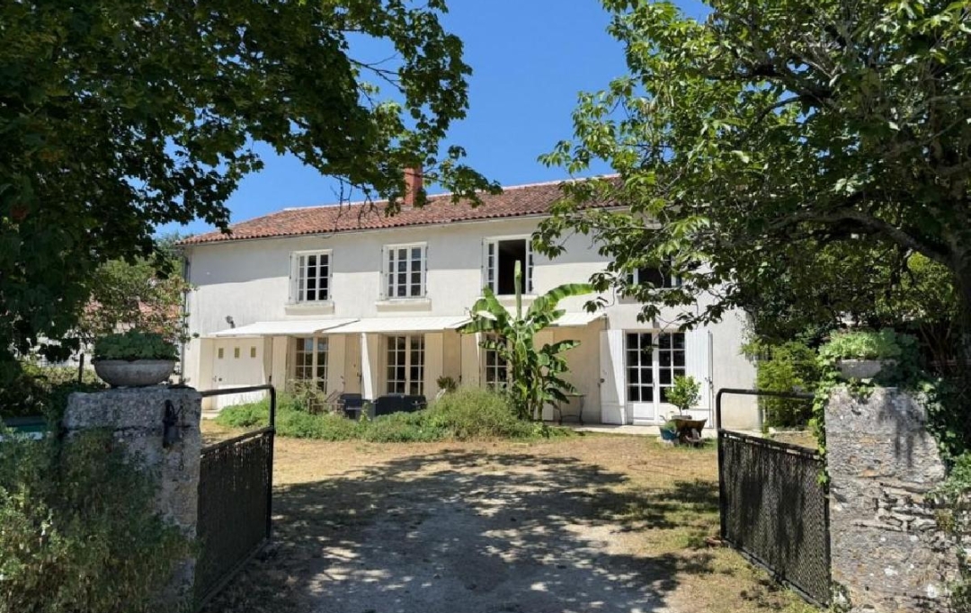 AGENCE TIC RUFFEC : Maison / Villa | NANTEUIL-EN-VALLEE (16700) | 216 m2 | 170 200 &euro; 