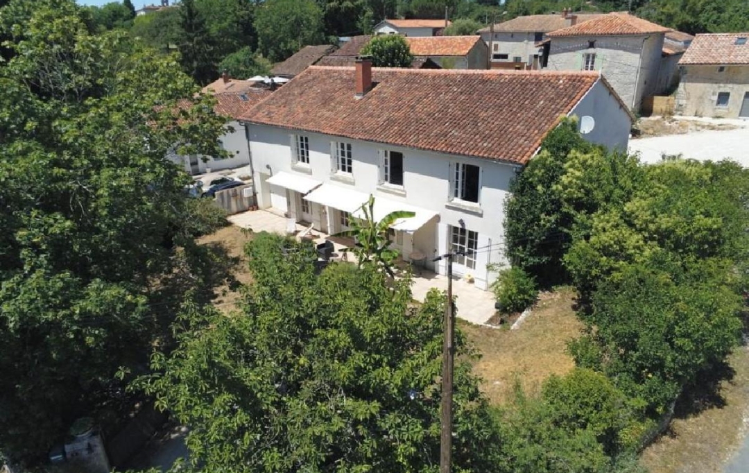 AGENCE TIC RUFFEC : Maison / Villa | NANTEUIL-EN-VALLEE (16700) | 216 m2 | 170 200 &euro; 