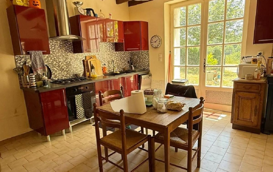 AGENCE TIC RUFFEC : Maison / Villa | NANTEUIL-EN-VALLEE (16700) | 216 m2 | 170 200 &euro; 