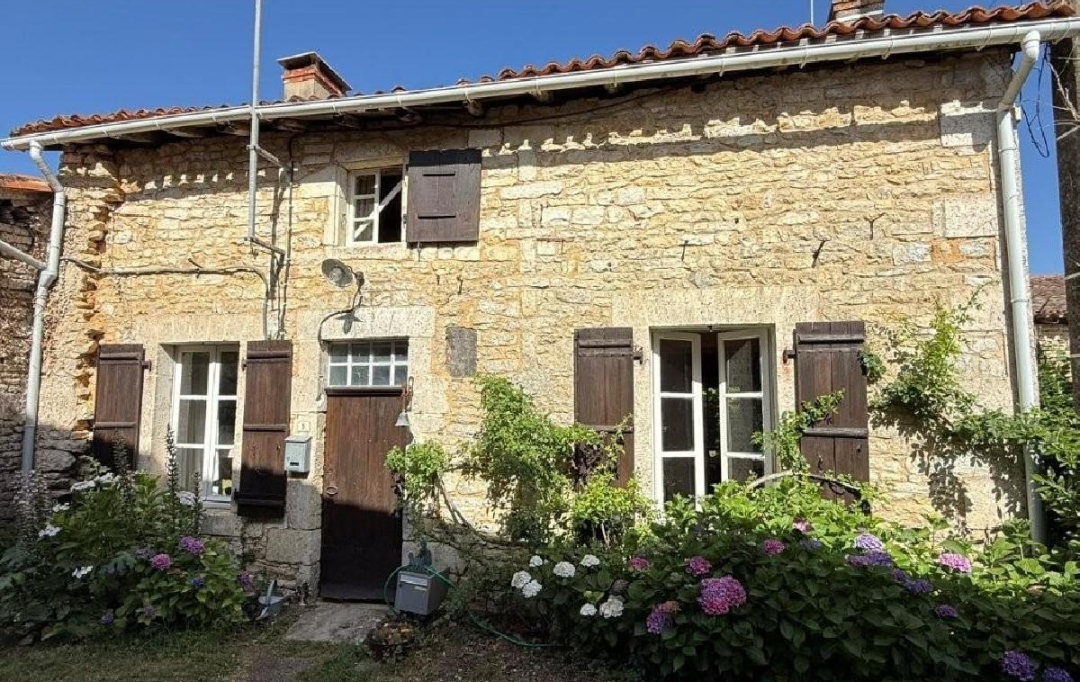 AGENCE TIC RUFFEC : Maison / Villa | CHAMPAGNE-MOUTON (16350) | 302 m2 | 265 950 &euro; 