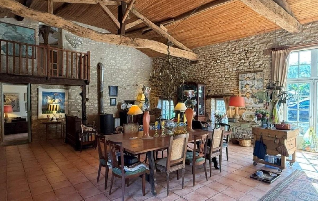 AGENCE TIC RUFFEC : Maison / Villa | CHAMPAGNE-MOUTON (16350) | 302 m2 | 265 950 &euro; 