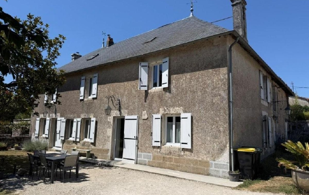AGENCE TIC RUFFEC : Maison / Villa | RUFFEC (16700) | 140 m2 | 271 270 &euro; 
