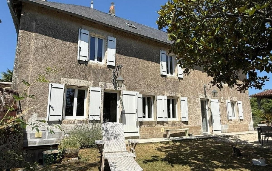 AGENCE TIC RUFFEC : Maison / Villa | RUFFEC (16700) | 140 m2 | 271 270 &euro; 