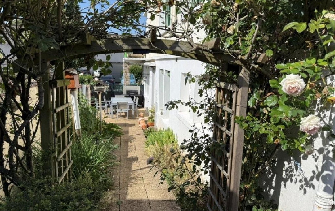 AGENCE TIC RUFFEC : Maison / Villa | CIVRAY (86400) | 147 m2 | 149 950 &euro; 