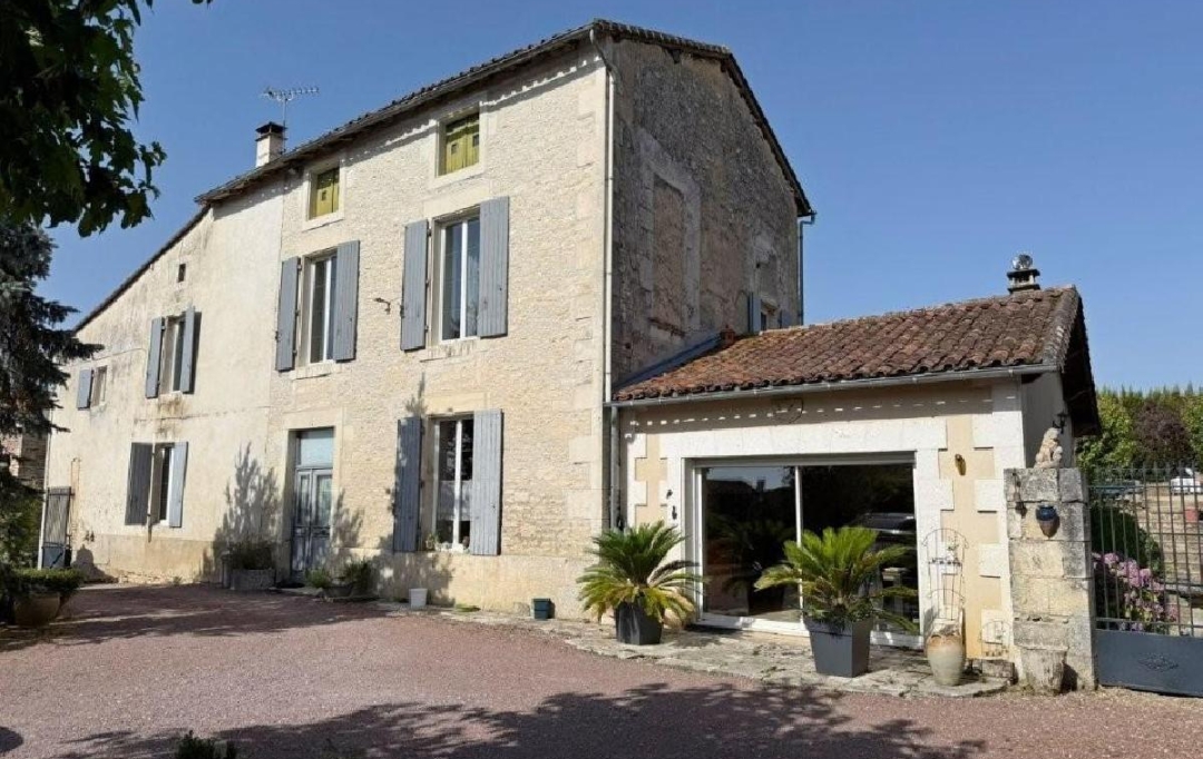 AGENCE TIC RUFFEC : Maison / Villa | VERTEUIL-SUR-CHARENTE (16510) | 241 m2 | 315 785 &euro; 