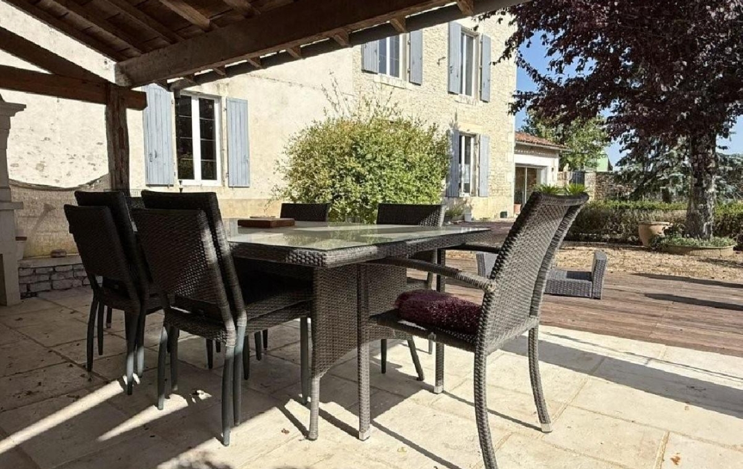 AGENCE TIC RUFFEC : Maison / Villa | VERTEUIL-SUR-CHARENTE (16510) | 241 m2 | 315 785 &euro; 