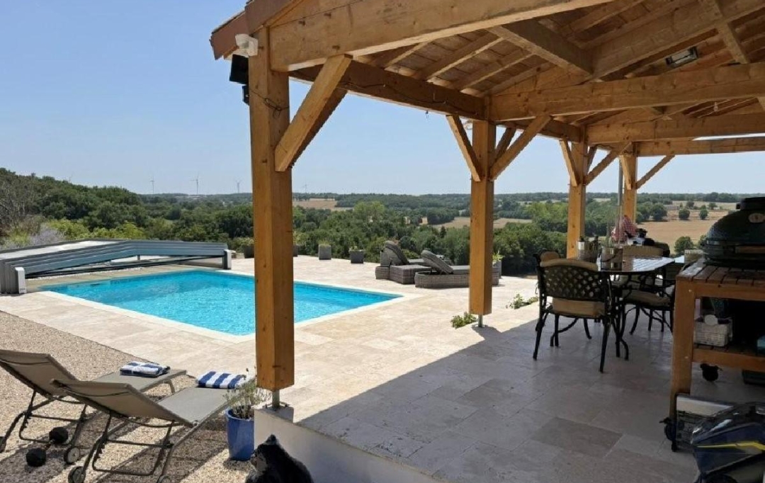 AGENCE TIC RUFFEC : Maison / Villa | CHARROUX (86250) | 231 m2 | 399 950 &euro; 