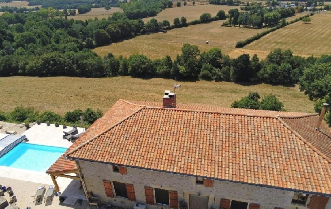 AGENCE TIC RUFFEC : Maison / Villa | CHARROUX (86250) | 231 m2 | 399 950 &euro; 