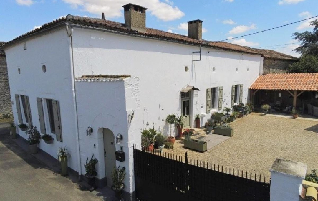 AGENCE TIC RUFFEC : Maison / Villa | CIVRAY (86400) | 227 m2 | 249 950 &euro; 
