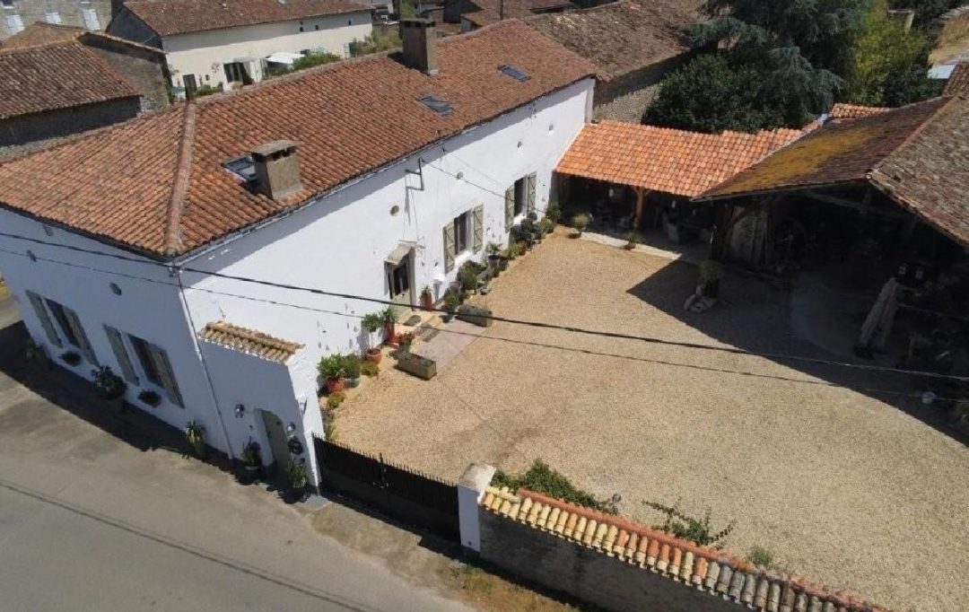 AGENCE TIC RUFFEC : Maison / Villa | CIVRAY (86400) | 227 m2 | 249 950 &euro; 