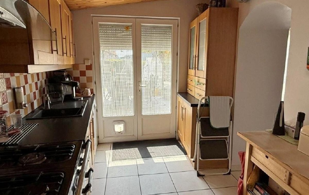 AGENCE TIC RUFFEC : Maison / Villa | CHEF-BOUTONNE (79110) | 162 m2 | 175 530 &euro; 