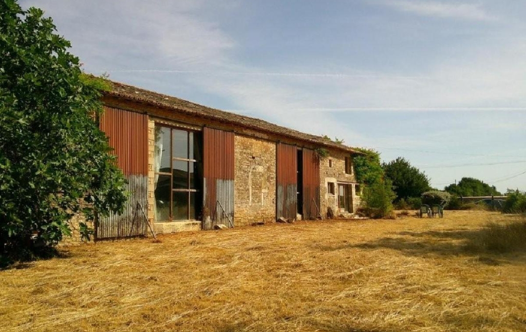 AGENCE TIC RUFFEC : Maison / Villa | SAUZE-VAUSSAIS (79190) | 320 m2 | 159 570 &euro; 