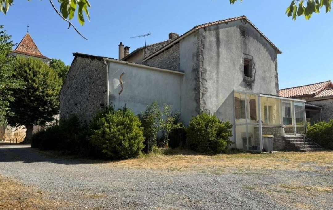 AGENCE TIC RUFFEC : Maison / Villa | AUNAC (16460) | 169 m2 | 118 275 &euro; 
