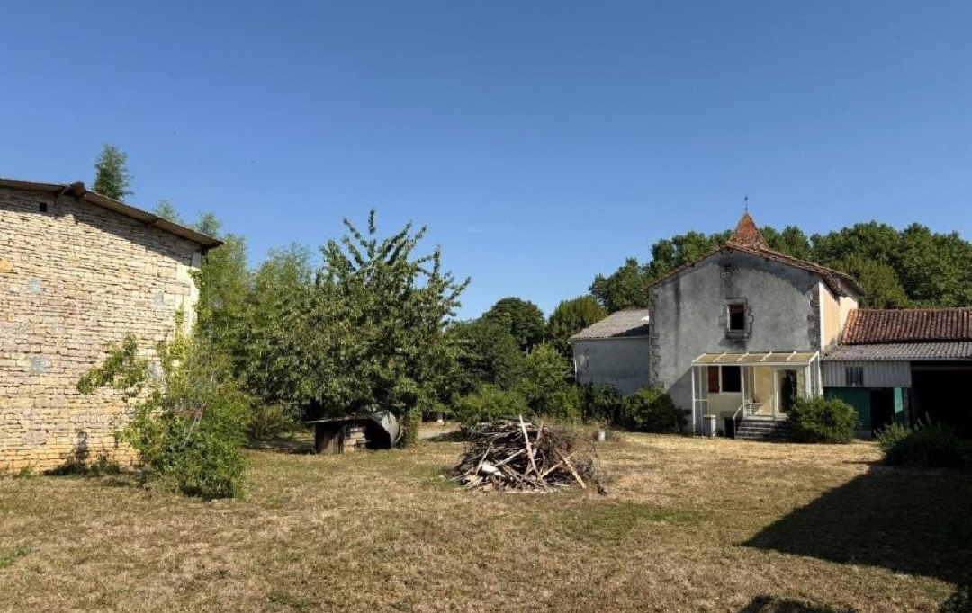 AGENCE TIC RUFFEC : Maison / Villa | AUNAC (16460) | 169 m2 | 118 275 &euro; 