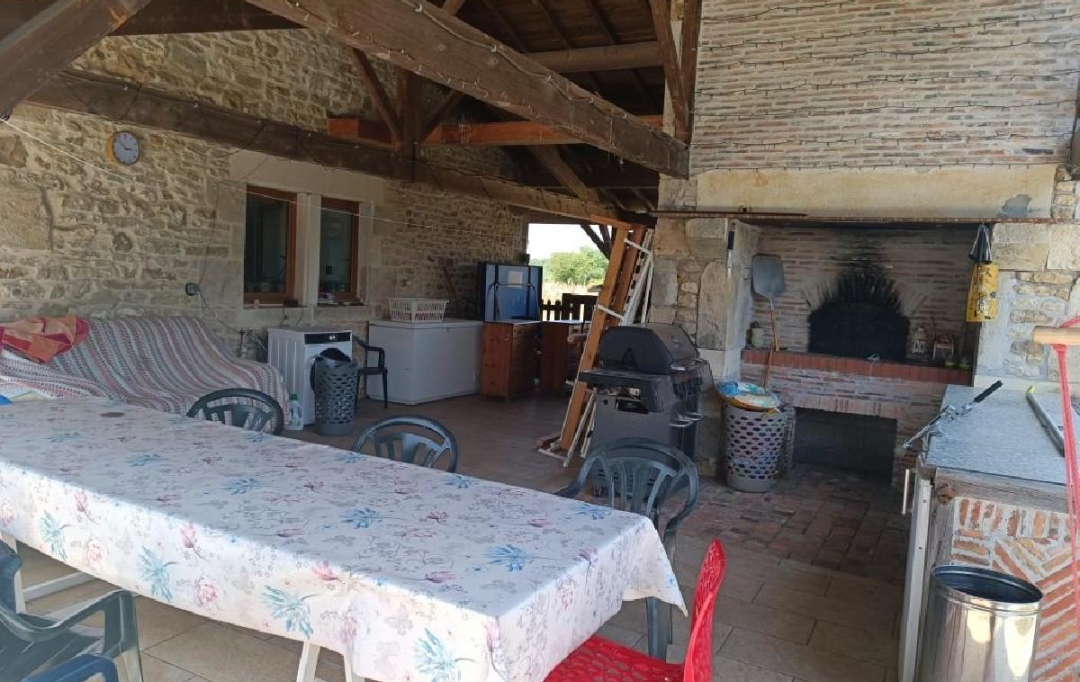 AGENCE TIC RUFFEC : Maison / Villa | CHARROUX (86250) | 240 m2 | 421 000 &euro; 