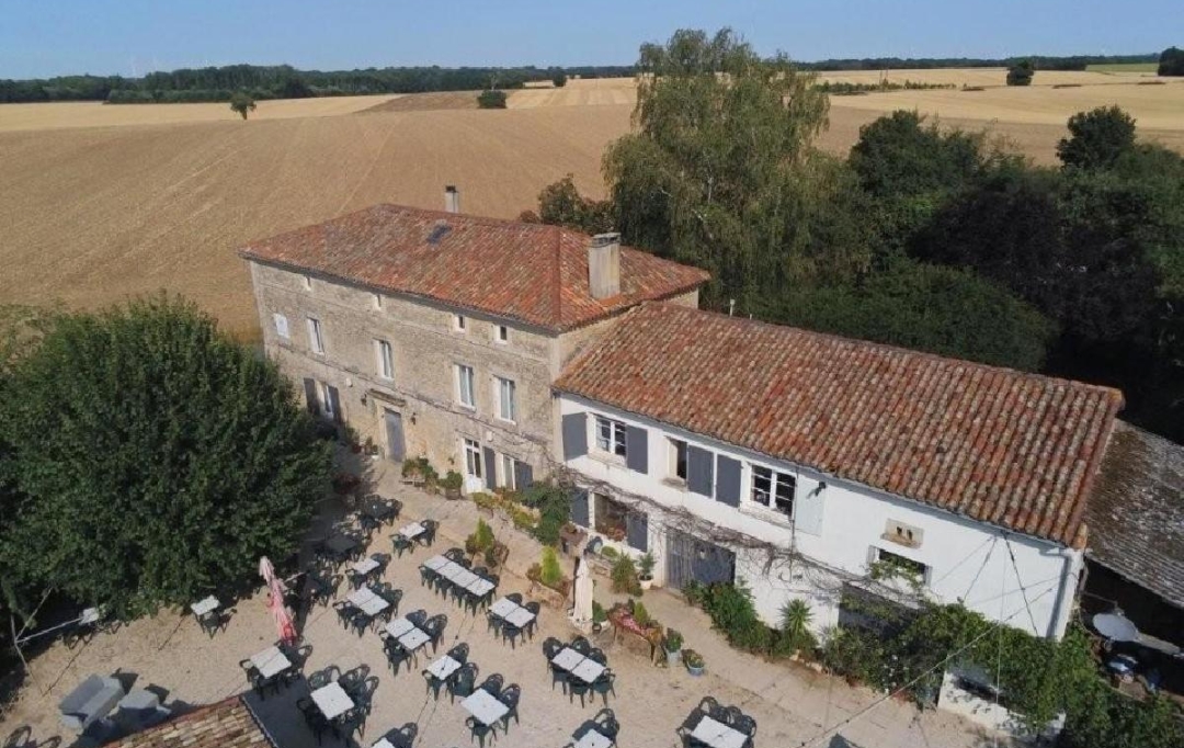 AGENCE TIC RUFFEC : Maison / Villa | RUFFEC (16700) | 342 m2 | 220 000 &euro; 