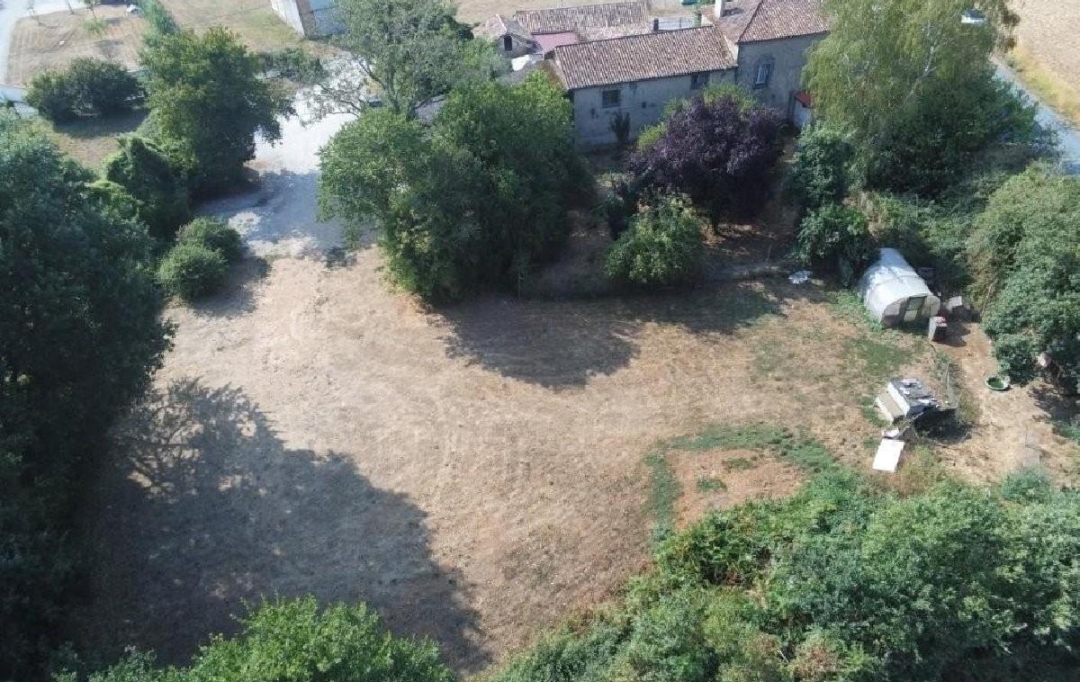 AGENCE TIC RUFFEC : Maison / Villa | RUFFEC (16700) | 342 m2 | 220 000 &euro; 