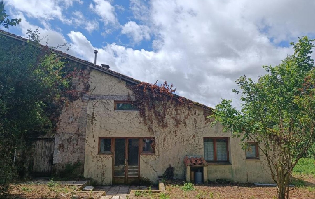 AGENCE TIC RUFFEC : Maison / Villa | NANTEUIL-EN-VALLEE (16700) | 104 m2 | 59 500 &euro; 