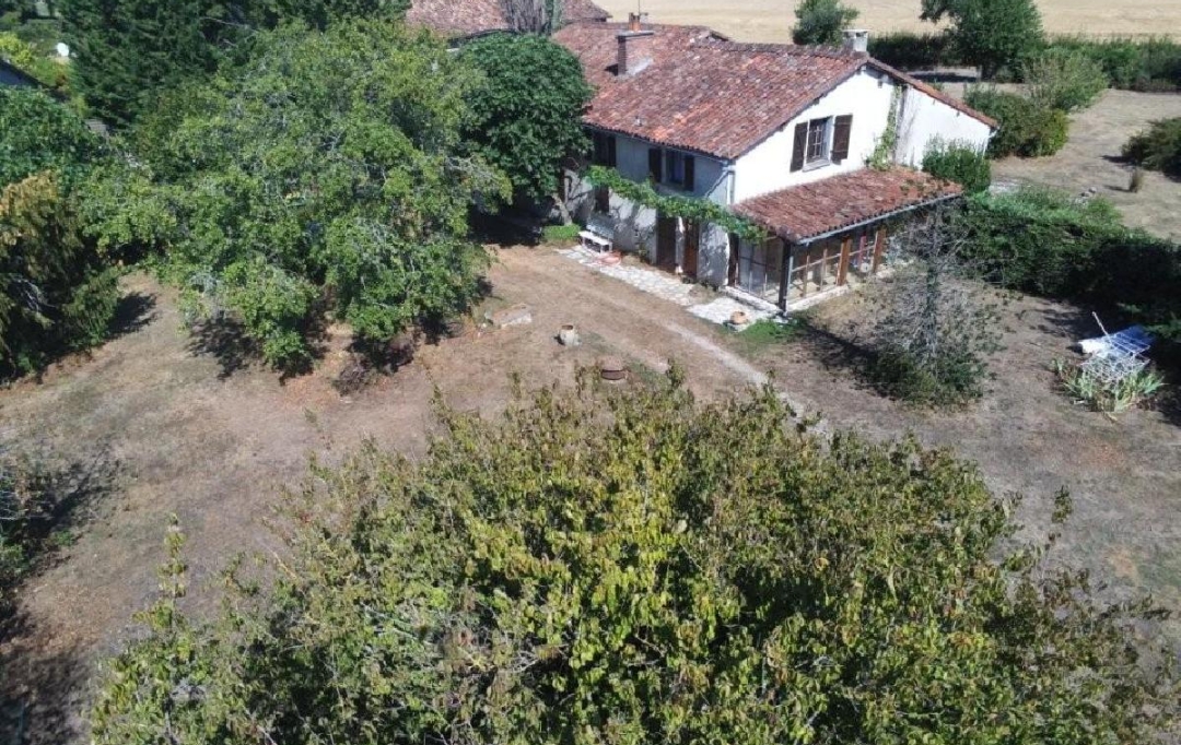 AGENCE TIC RUFFEC : Maison / Villa | CHAMPAGNE-MOUTON (16350) | 136 m2 | 112 900 &euro; 